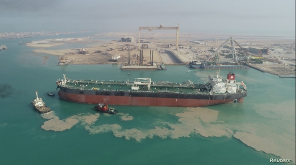 المنامة: تدخل للبحرية الأميركية يمنع إيران من الاستيلاء على ناقلتي نفط