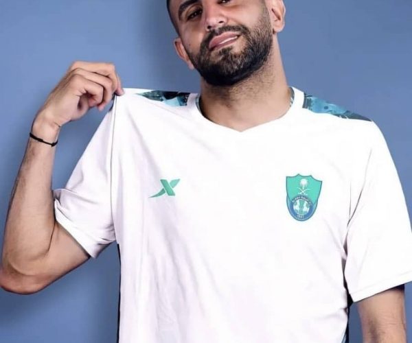 رياضة: الأهلي السعودي يتعاقد رسمياً مع الجزائري محرز والنصر يقترب من ضم السنغالي ماني
