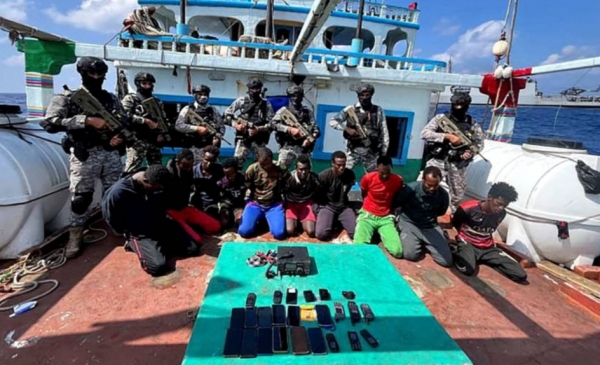 نيودلهي: البحرية الهندية تنقذ طاقم سفينة خطفها قراصنة صوماليون
