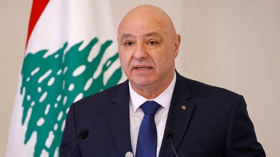 بيروت: الرئيس اللبناني “يمكن لعناصر حزب الله الالتحاق بالجيش”