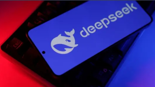 “ديب سيك” تشعل المنافسة مع “OpenAI” وتطلق نموذج R1