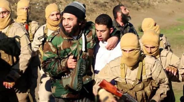 ستوكهولم: السويد تبدأ محاكمة جهادي متهم بإحراق الطيار الأردني معاذ الكساسبة