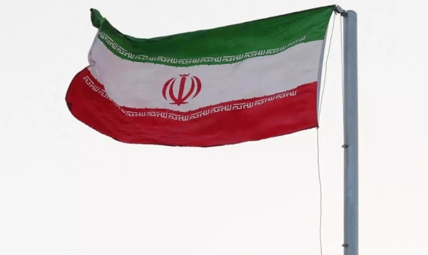 طهران: إيران تدين “النزعة العنصرية” لقرار ترامب منع السفر إلى الولايات المتحدة