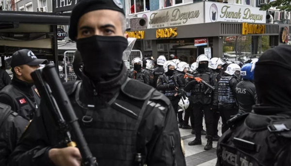 انقرة: الحبس الاحتياطي لرئيس بلدية أضنة وتوقيف قيادات أخرى في إطار تحقيق بشبهات فساد