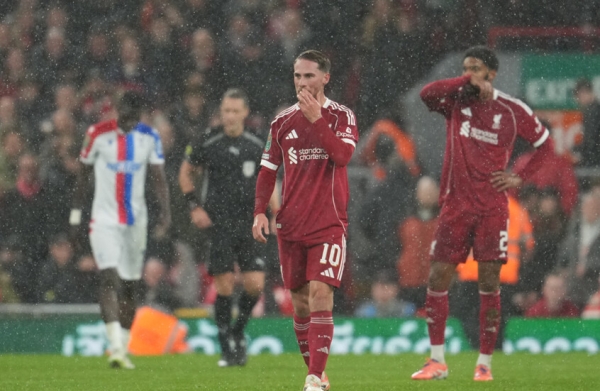 رياضة: ليفربول يتكبد هزيمة ثقيلة في عقر داره ويودع كأس الرابطة مبكرا