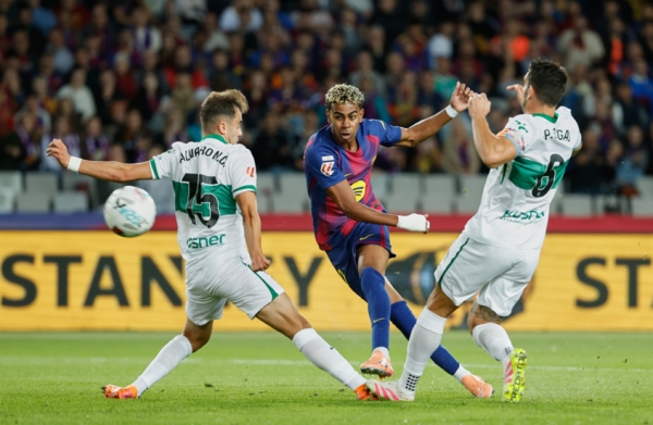 رياضة: برشلونة يعيد الابتسامة إلى جماهيره بالفوز على إلتشي بعد خيبة الكلاسيكو