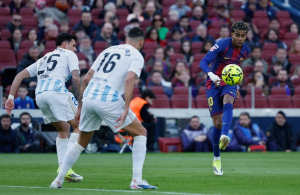 رياضة: برشلونة يهزم أوفييدو ويستعيد صدارة “الليغا” من ريال مدريد