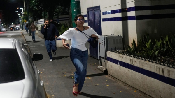 كراكاس: انفجارات في فنزويلا والحكومة تدين “العدوان الأمريكي” وتعلن حالة الطوارئ والتعبئة