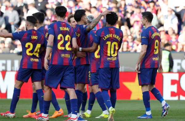 رياضة: برشلونة يستغل تعثر ريال مدريد ويعتلي صدارة “الليغا”