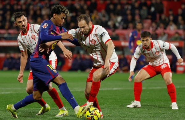 رياضة: جيرونا يسقط برشلونة ويهدي ريال مدريد صدارة “الليغا”