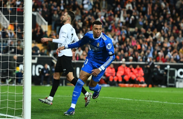 رياضة: ريال مدريد يتجاوز عقبة فالنسيا ويواصل مطاردة برشلونة على صدارة “الليغا”