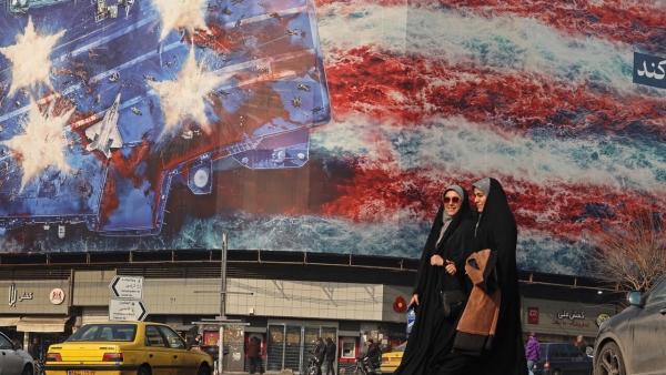 طهران: إيران تسمح رسميا للنساء بقيادة الدراجة النارية والسكوتر