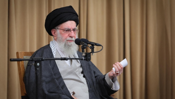 واشنطن: من يملأ فراغ القيادة بإيران على المدى القريب إذا قتل خامنئي؟