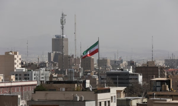 طهران: إعلام رسمي نقلا عن متحدث عسكري إيراني: أمريكا “تتفاوض مع نفسها”