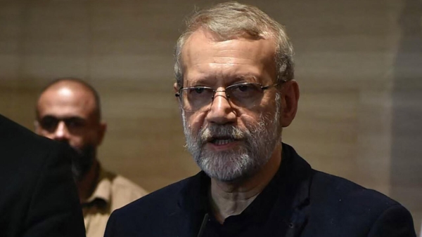 طهران: لاريجاني يؤكد أن إيران مستعدة لحرب طويلة وستدافع عن نفسها “أيا تكن الأثمان”