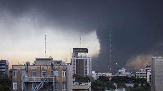 طهران: نفط ايران يشتعل.. والحرس الثوري يتوعد بالاستمرار في الحرب 6 أشهر