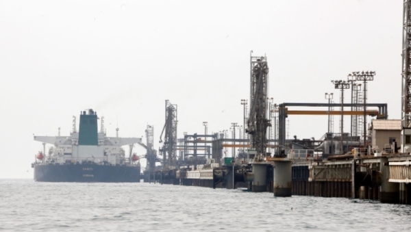 واشنطن: إدارة ترامب ترفع العقوبات عن 140 مليون برميل من النفط الإيراني