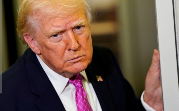 واشنطن: ترامب يصف قادة إيران الحاليين بـأنهم”عقلانيين للغاية” وباكستان تستعد لاستضافة محادثات