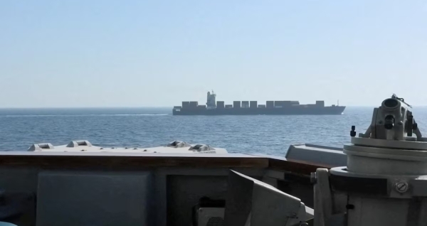 بكين: الخارجية الصينية ترفض اتهام ترامب بأن سفينة إيرانية تم اعتراضها كانت “هدية من الصين”