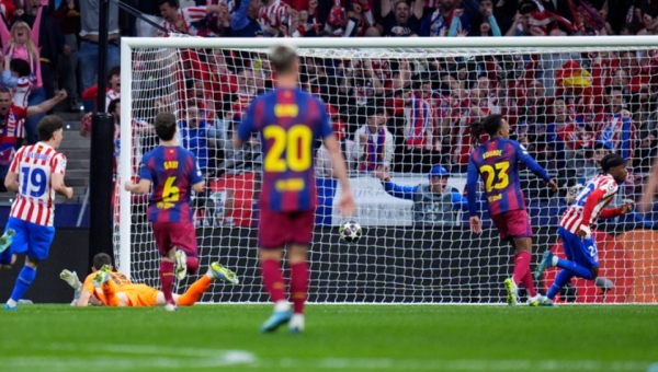 رياضة: أتلتيكو مدريد يفسد ريمونتادا برشلونة ويبلغ نصف نهائي دوري أبطال أوروبا