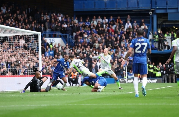 رياضة: مانشستر سيتي يهزم تشيلسي ويشعل الصراع على الدوري الإنجليزي