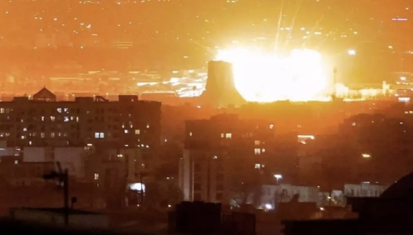 طهران: إيران تطالب دولا خليجية بتعويضات ضخمة عن الخسائر وتلوح بالتصعيد في حال عدم دفعها