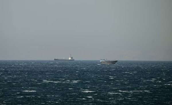 واشنطن: تحت العقوبات الأمريكية.. عبور سفينة صينية مضيق هرمز